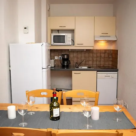 3 Pieces Pour 6 Pers. Avec Balcon Et Acces Piscine - Le Hameau Du Puy, - Fr-1-504-481 * SuperDevoluy